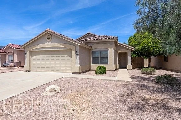 4 bed, 2.0 bath, 1654 sqft, $2,280 — Photo 1