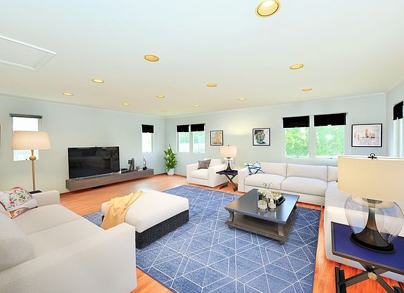4th image of 1345 Belle Haven Dr