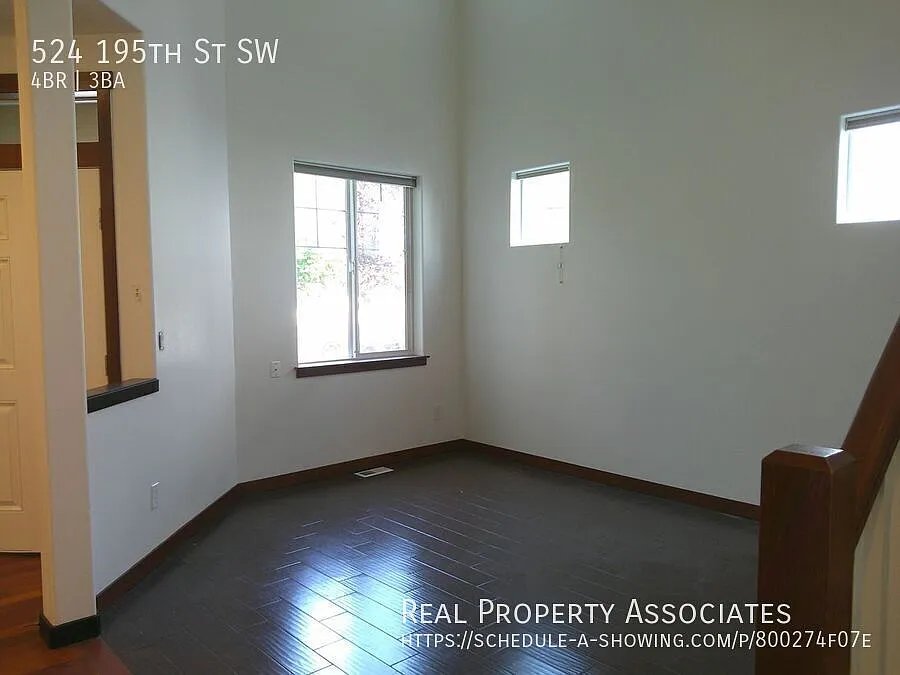 2 Story Home Lynnwood/Bothell — Photo 3