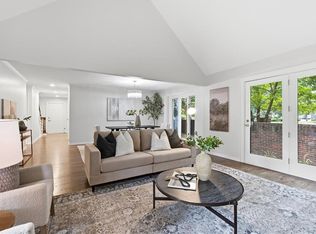 5204 W 112th St, Leawood, KS 66211