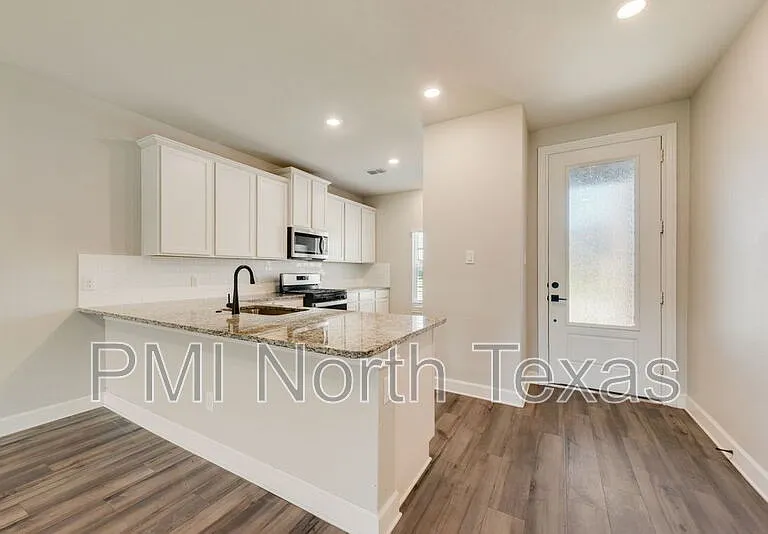 804 Calhoun Dr — Photo 6