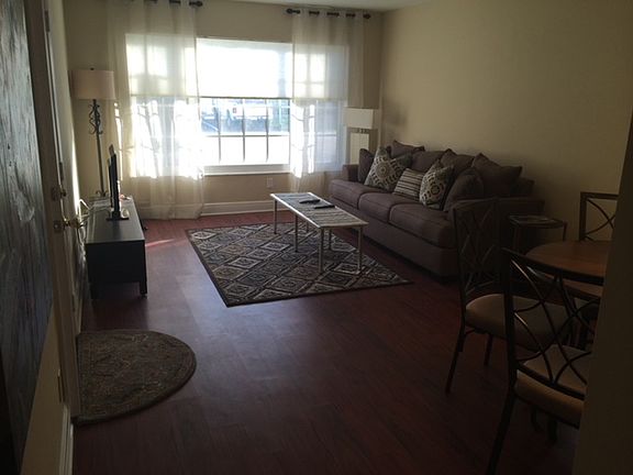 2nd image of 2829 NE 30th St APT 103