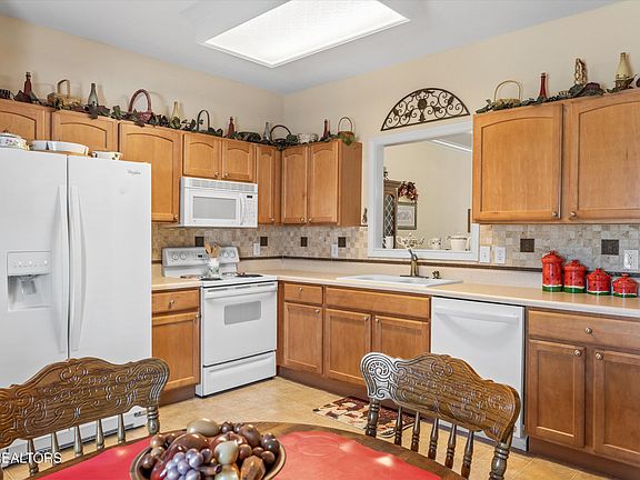 5th image of 7830 Thomas Henry Way