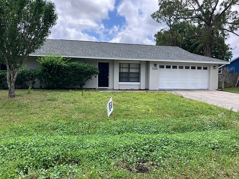 1420 Waldrun St SE — Photo 1