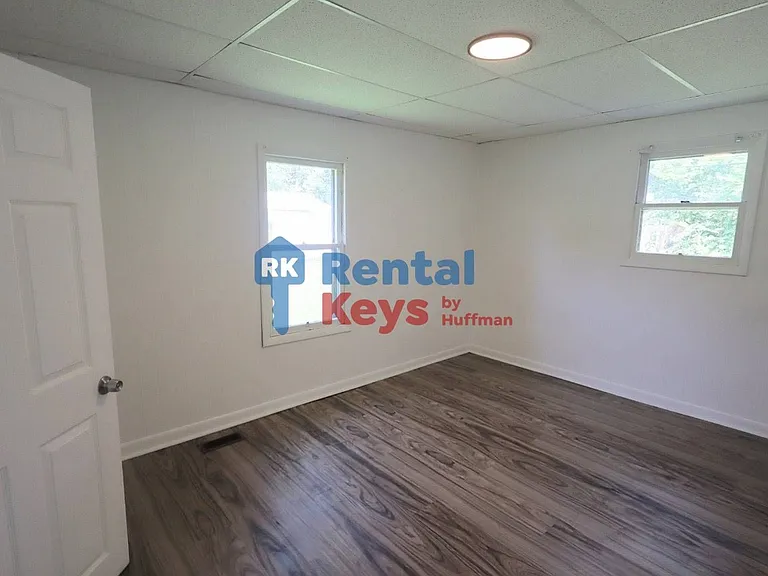 2114 Cass Ave — Photo 6