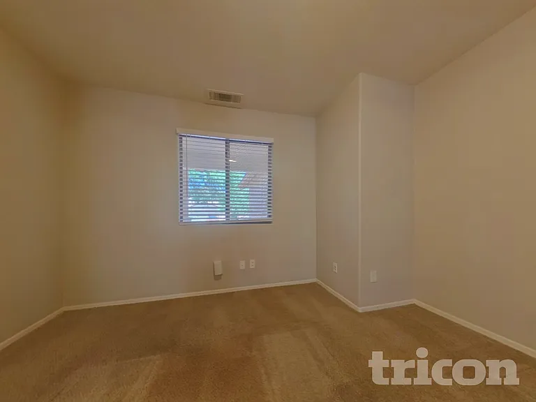25683 W Saint Kateri Dr — Photo 13