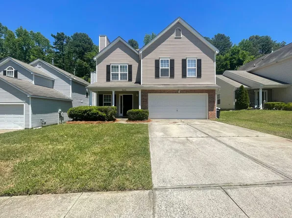 2423 Sunset Oaks Dr, Charlotte, NC 28216