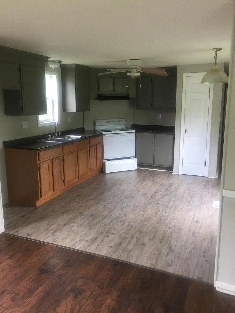 3 bed, 1095 sqft, $1,350 — Photo 4