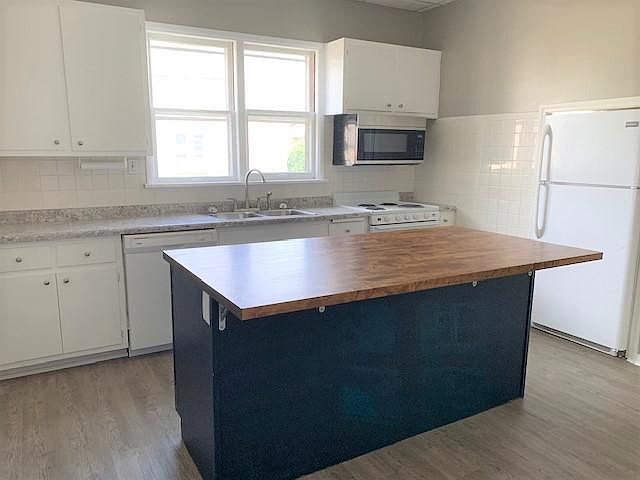 Newly updated Kitchen with all appliances
