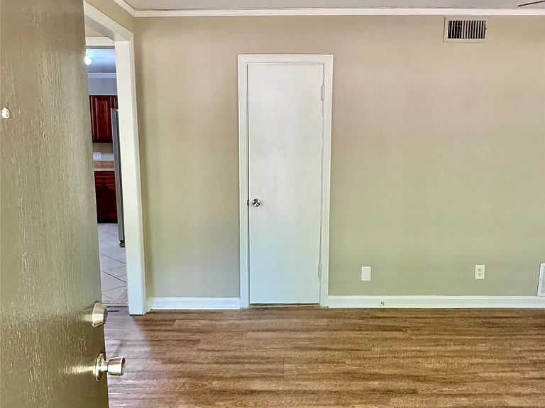 804 Hillman St — Photo 3