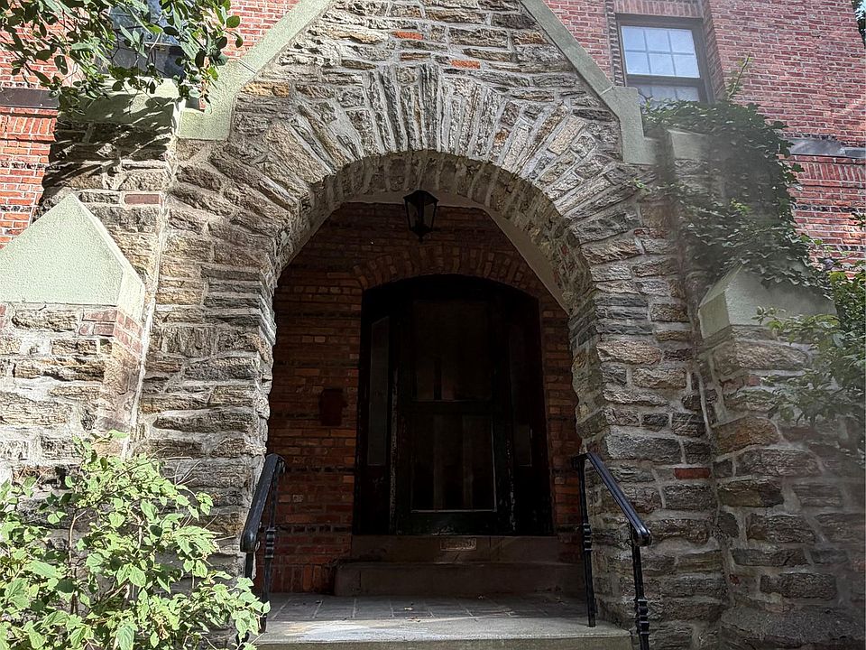 1st image of 828 Bronx River Road #1AD