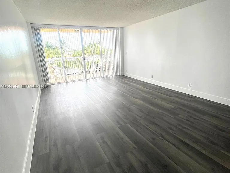 2450 NE 135th St #209 — Photo 5