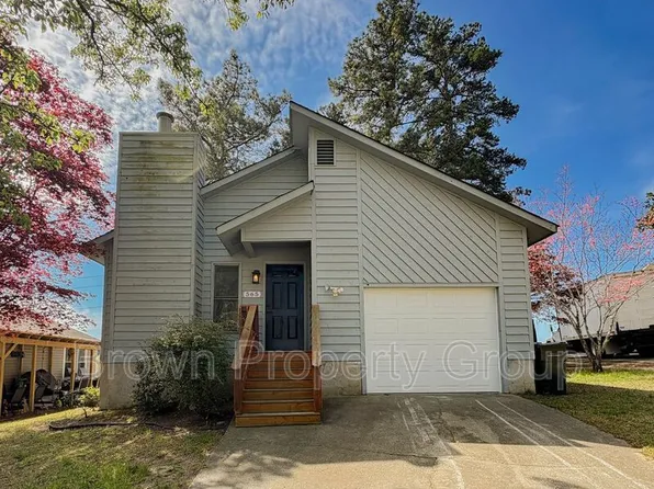 565 Andover Rd, Fayetteville, NC 28311