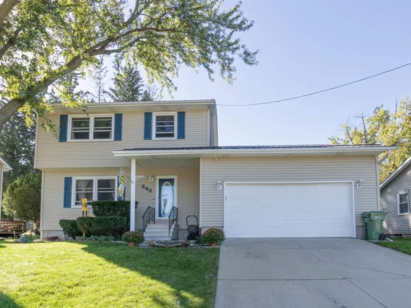 243 Meadowbrook Ln, Waterloo, IA 50701