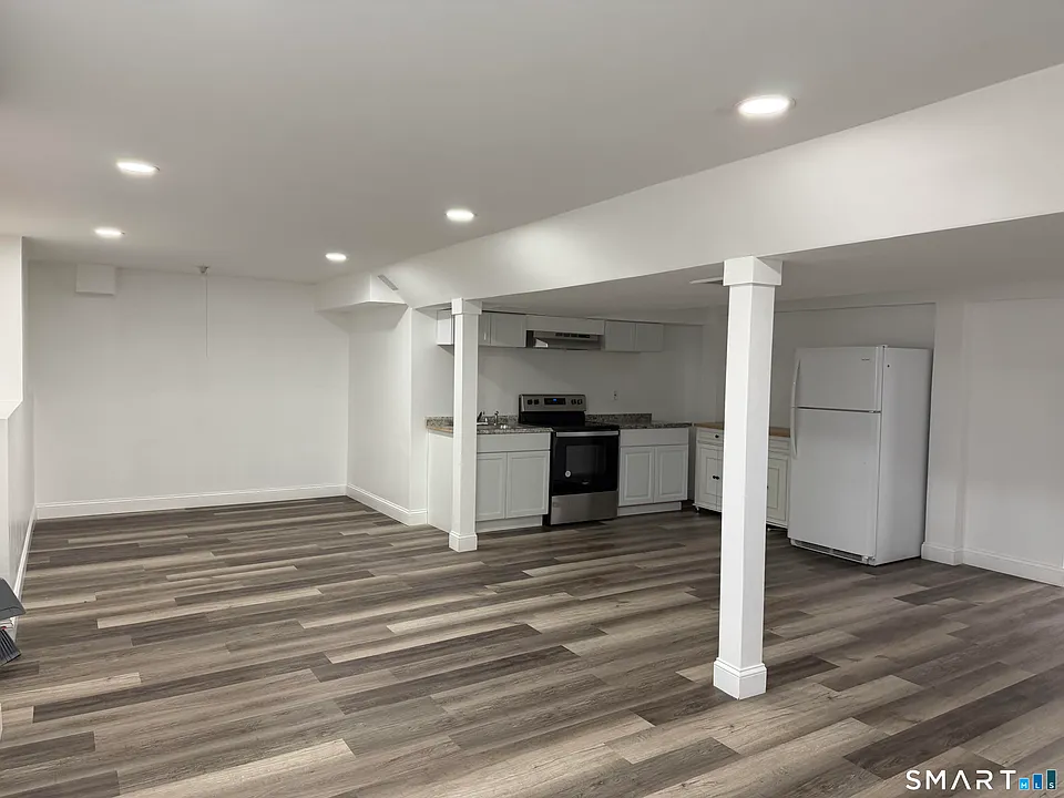 96 Neill Dr