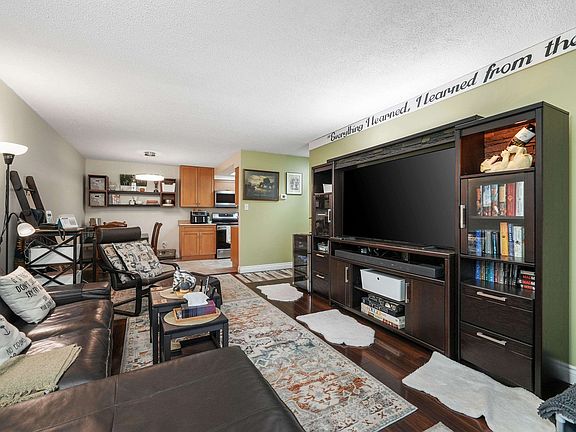 5th image of 444 E 6th Ave #201