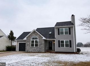 916 Gilder Dr, New Castle, DE 19720