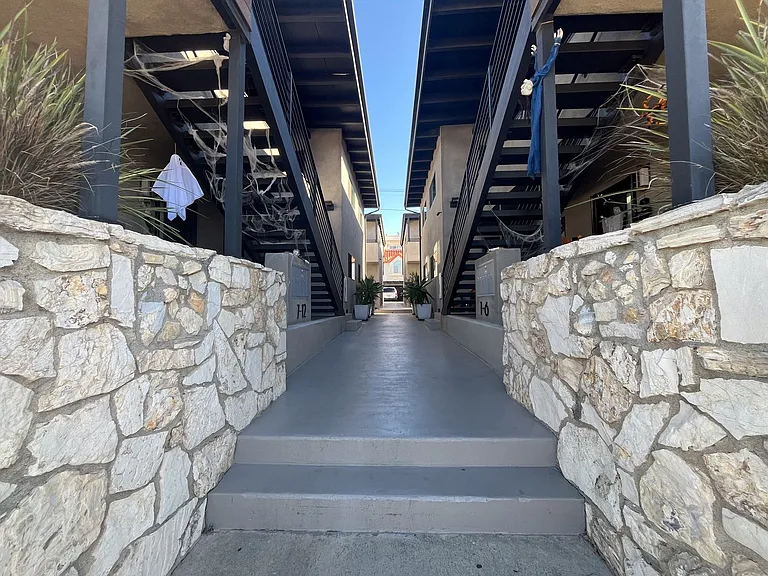 350 Hermosa Ave — Photo 19