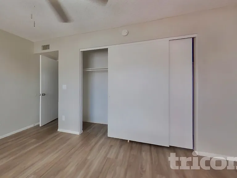 1010 W Blackhawk Dr — Photo 8