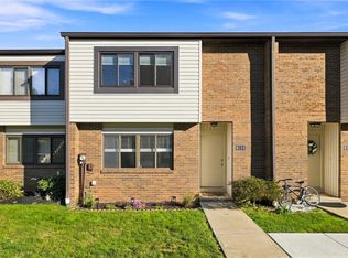 103 Springwater Ct, Coraopolis, PA 15108