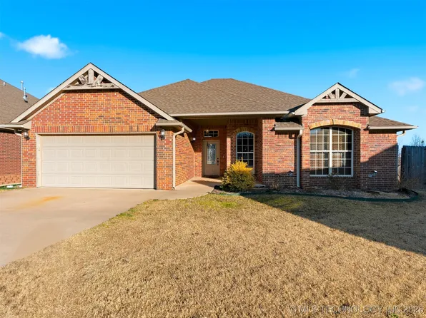 431 Westchester Ct, Ada, OK 74820