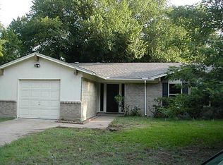 2207 Clover Park Dr, Arlington, TX 76013