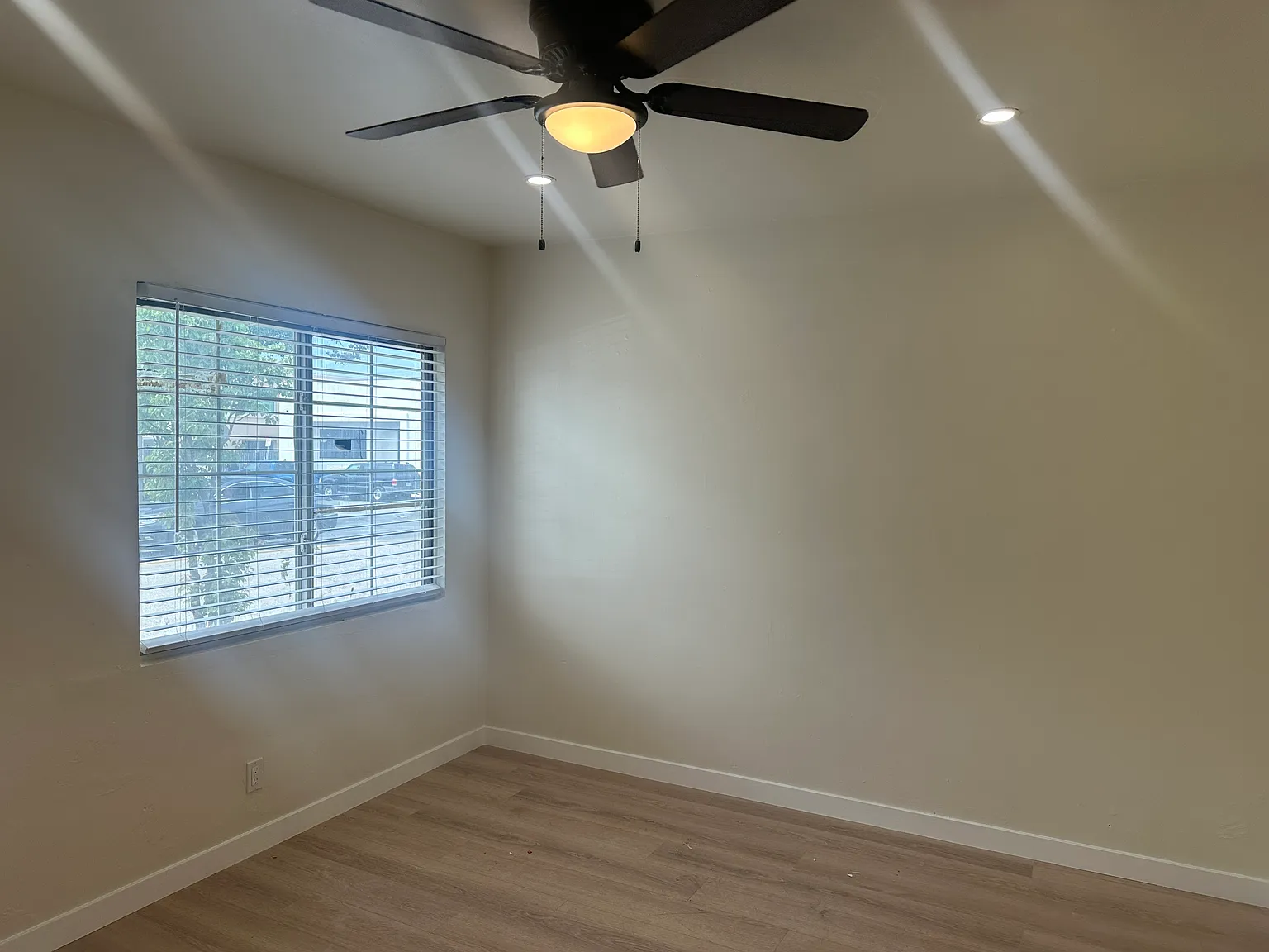 730 Salem St — Photo 2
