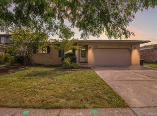44201 Franciscan Dr, Canton, MI 48187