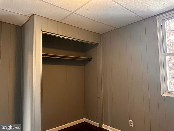 3rd image of 411 Millbank Rd