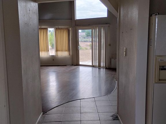 3rd image of 1579 Downs Dr