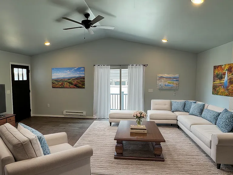 2835 Patch St — Photo 9