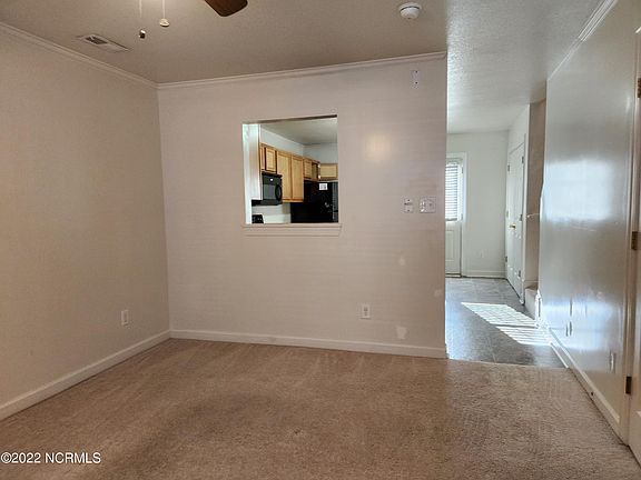 3rd image of 205 Bridgewood Dr