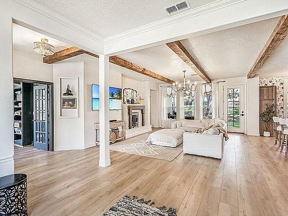 4th image of 13332 Via Roma Cir