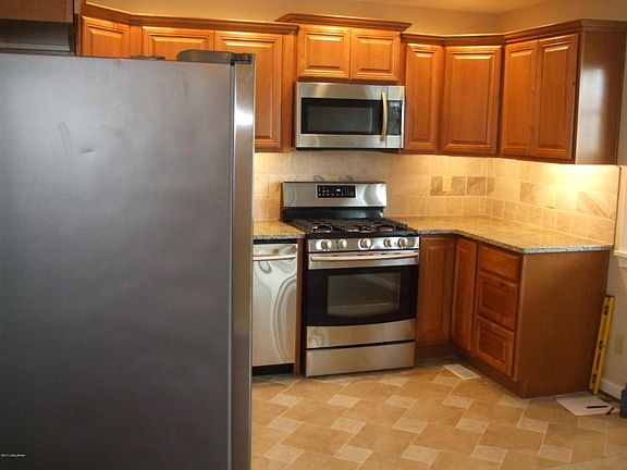 10002 Caven Kitchen