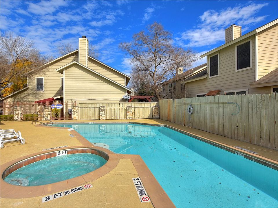 1st image of 512 Eberhart Ln APT 1904