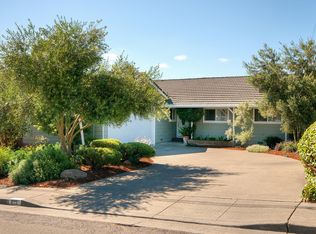 815 Schuman Ln, Petaluma, CA