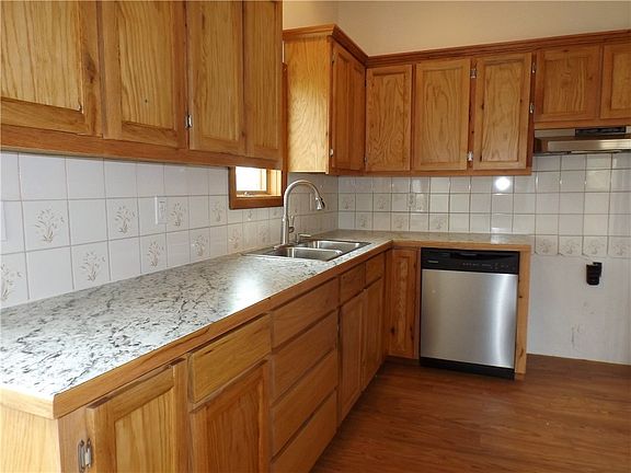 5th image of 27360 Hickory Dr
