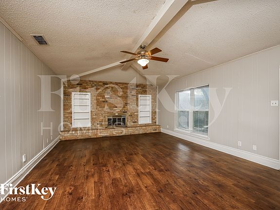 4th image of 818 Madrid Dr