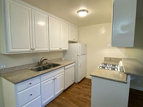 3rd image of 150 Hermosa Ave APT 1