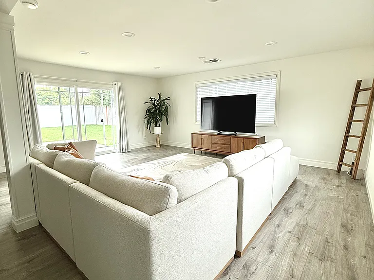 1508 Rolling Hills Dr — Photo 4