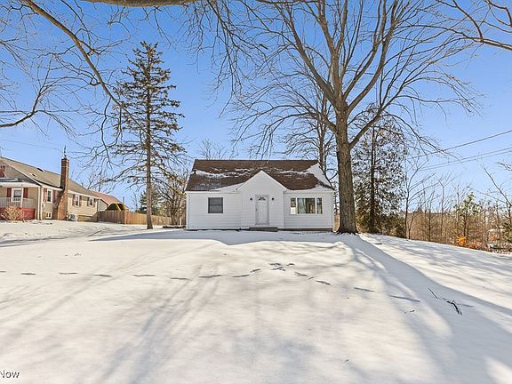 3rd image of 1724 Krumroy Rd