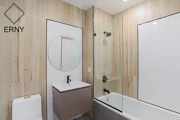 Rented by Pinn Realty | media 6