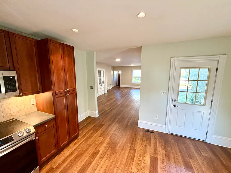 48 Newcomb St #48 — Photo 7