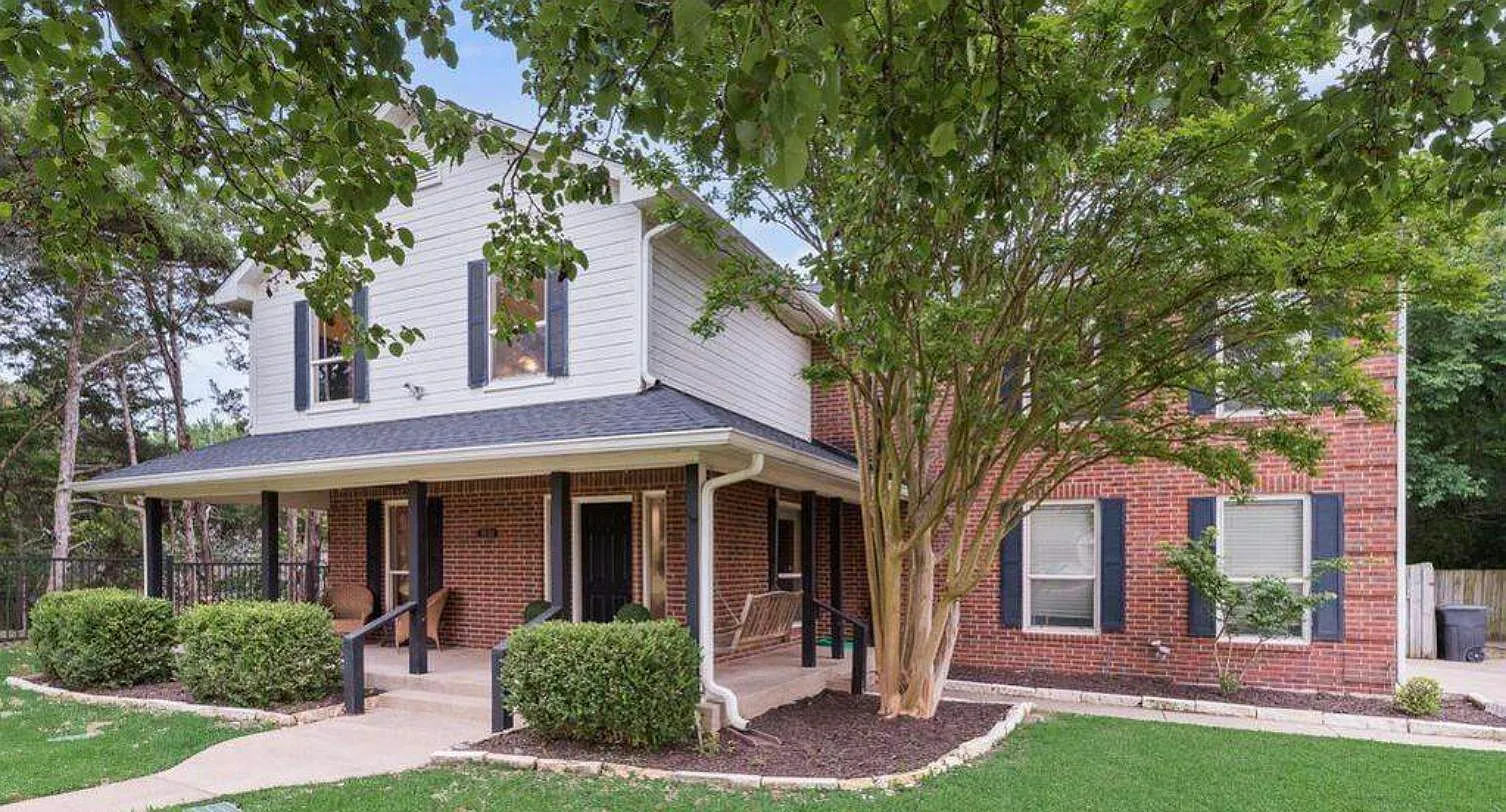 4 bed, 2.5 bath, 3063 sqft, $3,600 — Photo 3
