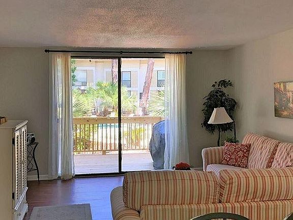 3rd image of 42 S Forest Beach Dr APT 03007