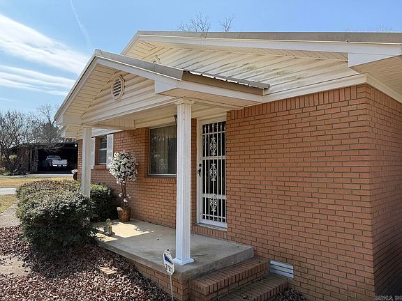 3rd image of 21911 N Springlake Rd