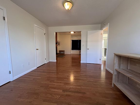 3rd image of 116 Ridgeley Rd