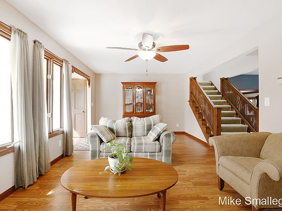 5th image of 2247 Skyline Dr NW