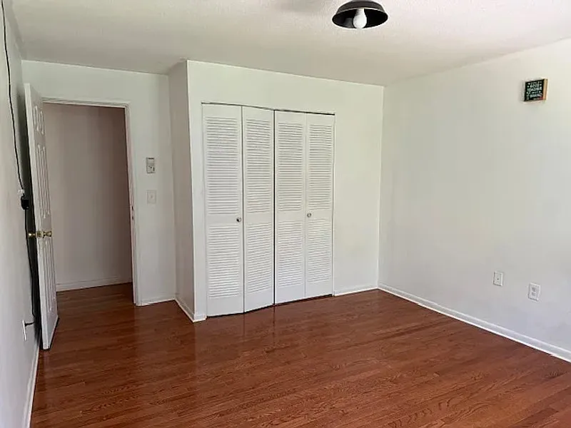 2 bed, 1.0 bath, 966 sqft, $1,699 — Photo 3