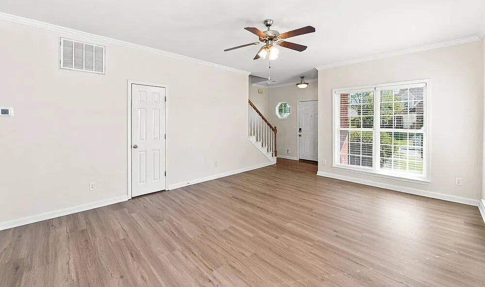 3 bed, 2.5 bath, 1820 sqft, $2,090 — Photo 4